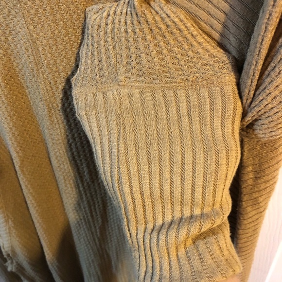 Free People Women’s Tan Waffle Knit Long Sleeve Shirt Size L - Picture 3 of 7